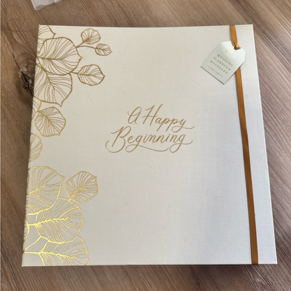 A Happy Beginning - Hallmark Wedding Planner Binder Book NWT